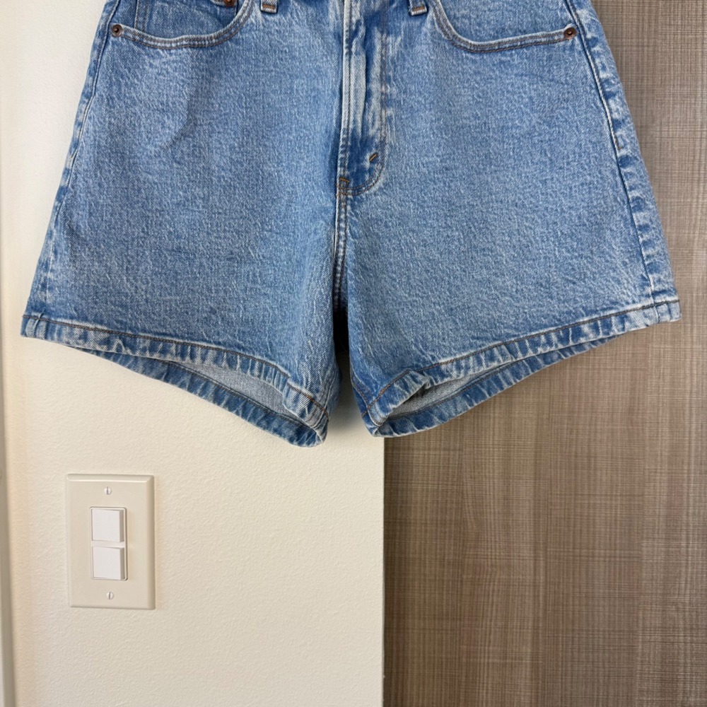Abercrombie & Fitch Curve Love High Rise Dad Short Medium Wash Size 6 - Picture 7 of 12